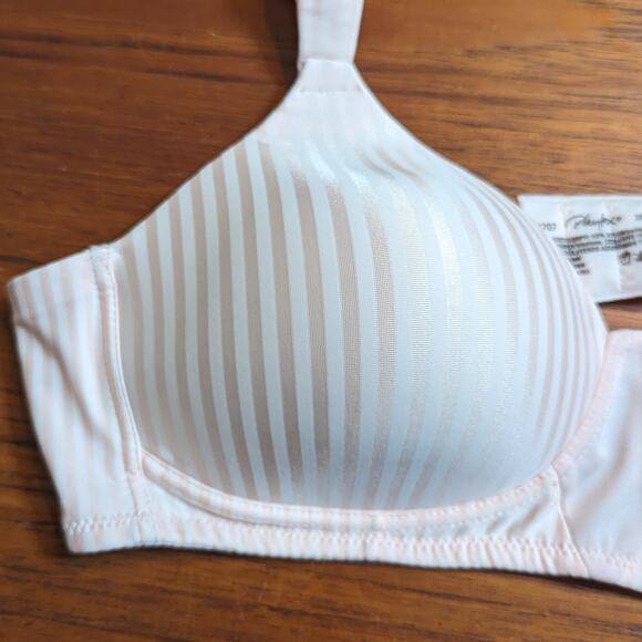 NWT 44D Playtex Wireless All Over Smoothing Bra - Picture 2 of 6